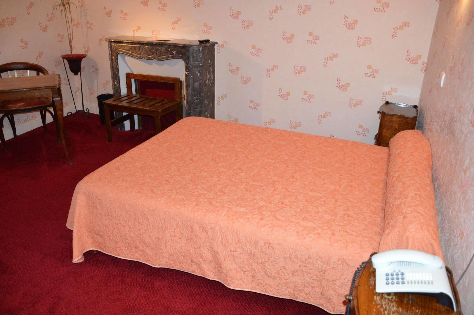 Hotel Au Chapon Fin بواتييه المظهر الخارجي الصورة